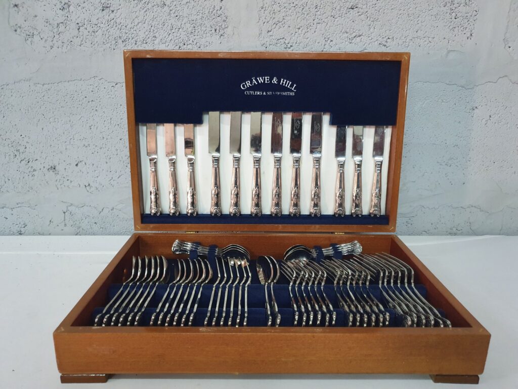 Gräwe & Hill 56‑Piece Cutlery Set in Wooden Presentation Box — Stainless / Plated, Matching Pattern