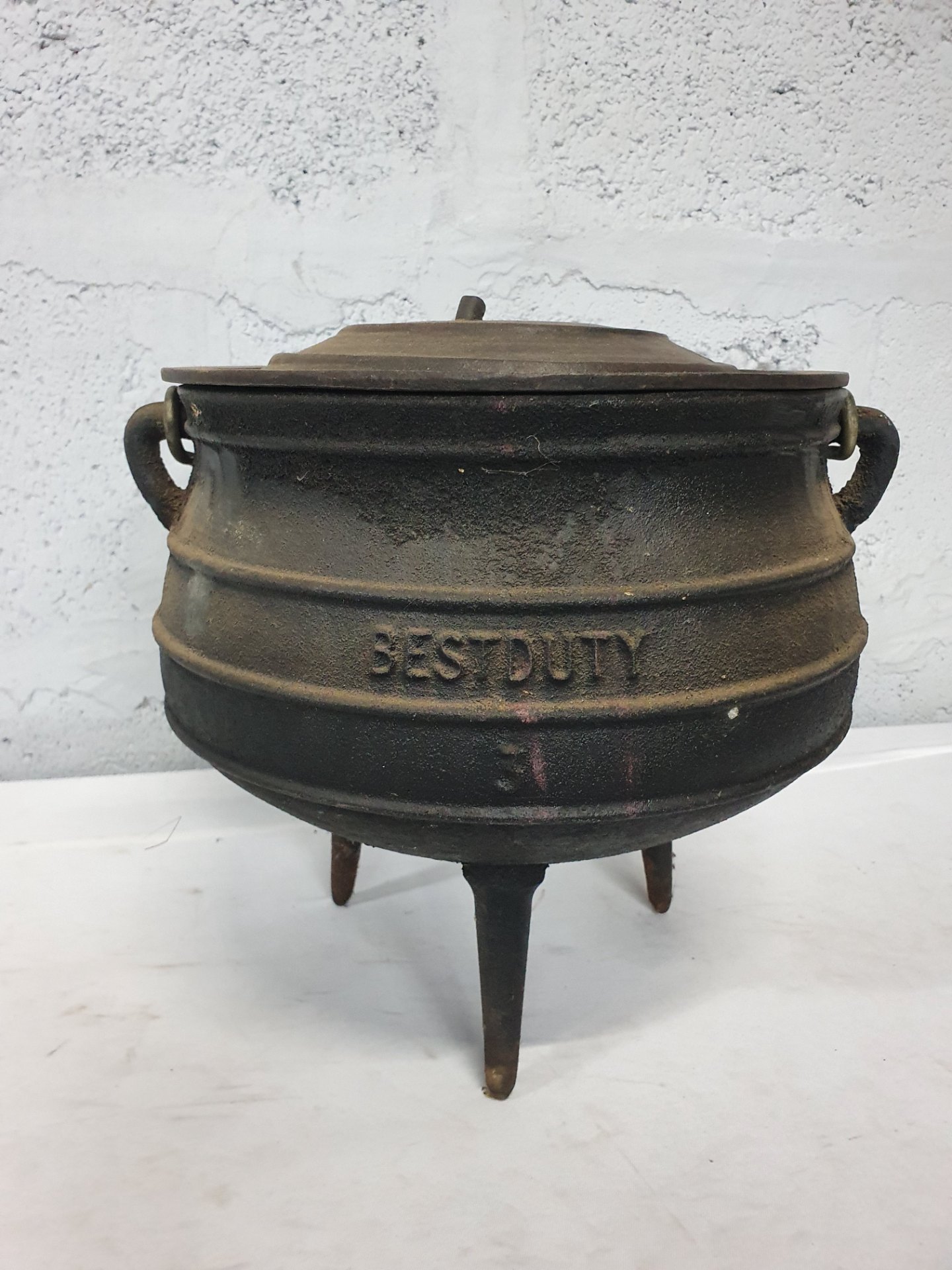 Vintage cast‑iron 3‑leg pot ‘BEST DUTY’ (Size 3) with lid — decorative / cookware