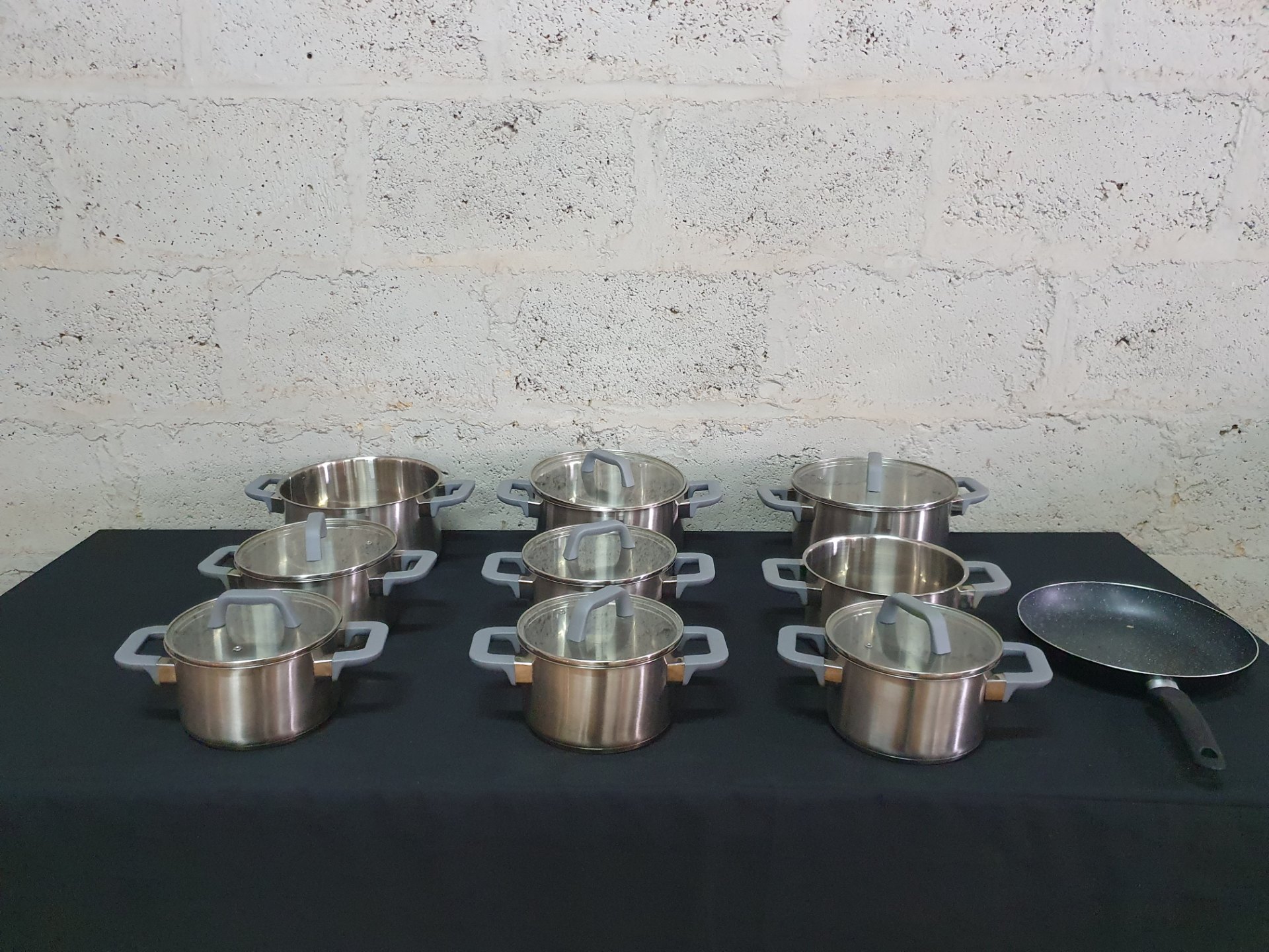 Bennet Read stainless steel cookware set with lids + frying pan — used, 10 pieces (2 lids missing)