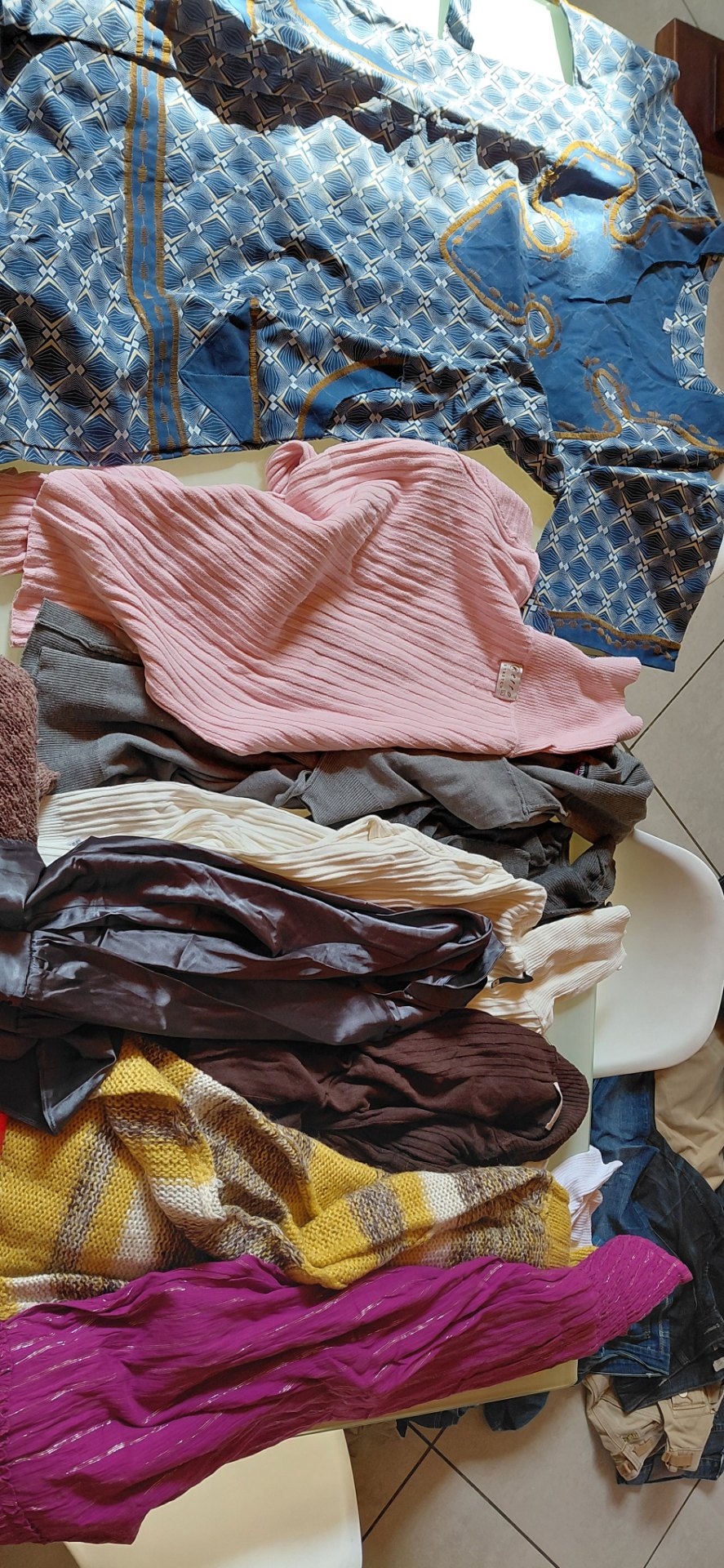 Lot 02: Mixed Ladies Clothing — assorted knit tops, scarves, blouses (Kelso labels visible)