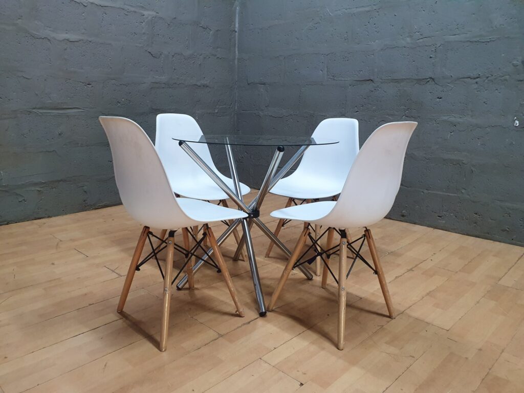 Round Glass Dining Table + 4 White Moulded Chairs — Modern 4‑Seater, Glass Top Intact