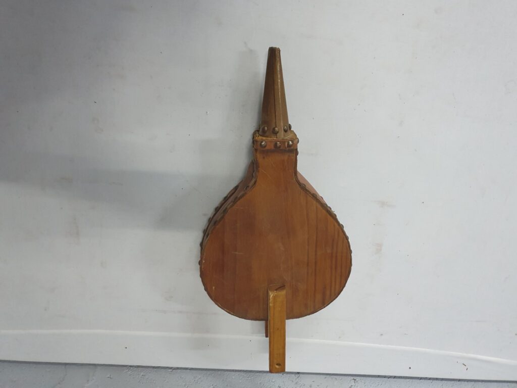 Wooden Fireplace Bellows — Riveted Leather Gusset, Warehouse-Tested (Strong Blast)