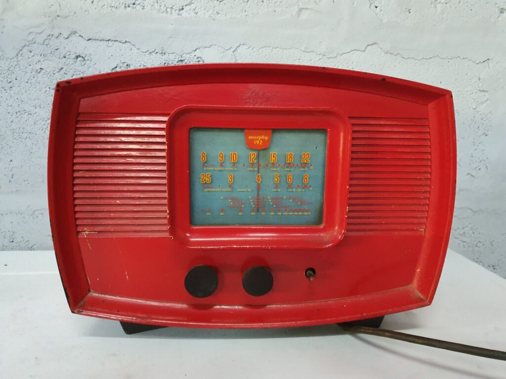 Murphy 192 vintage valve radio — red cabinet with tubes & chassis (Not working, rear panel missing)