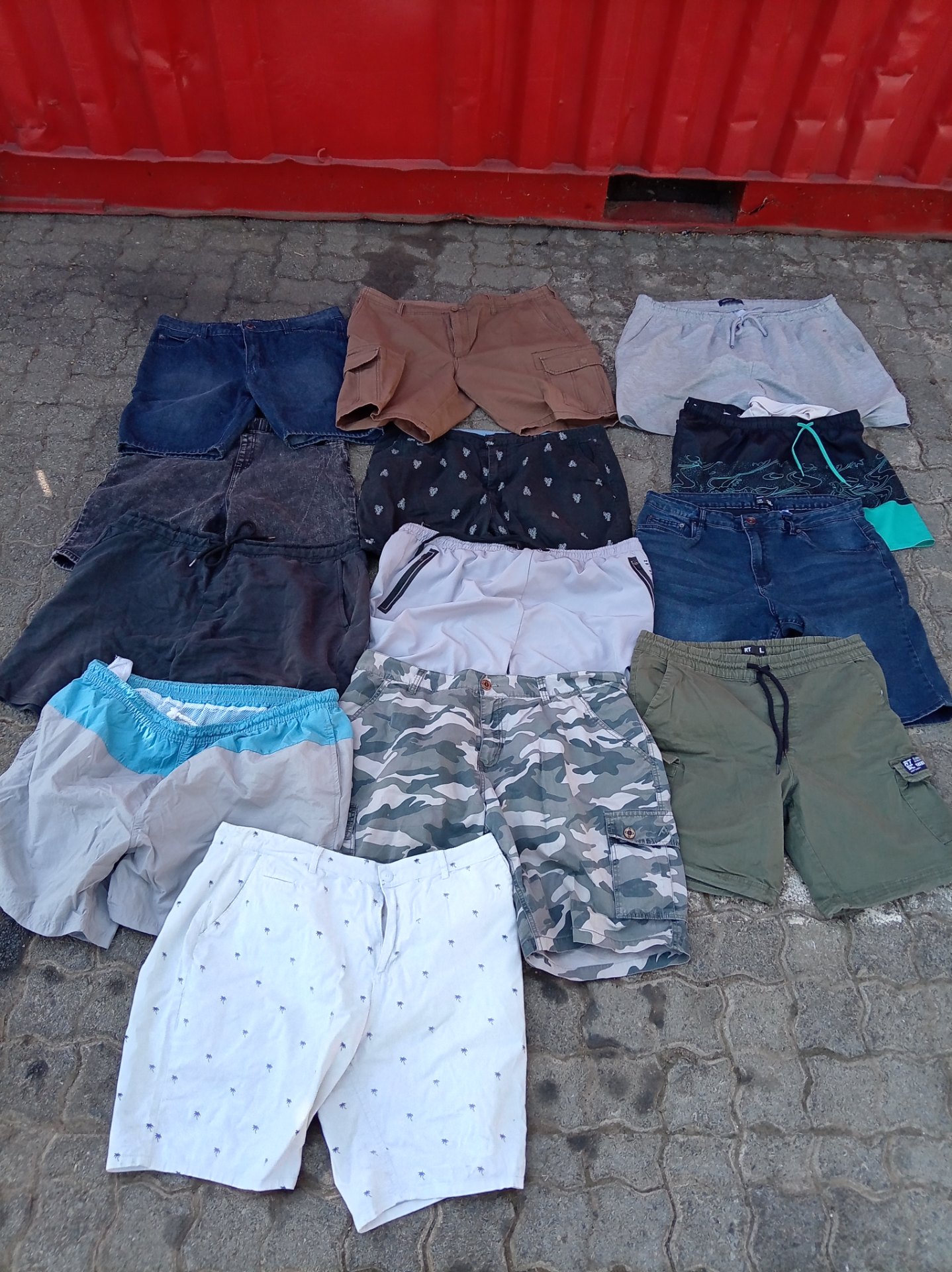 Lot: Assorted used men’s shorts — mixed brands & sizes (approx. a dozen+)