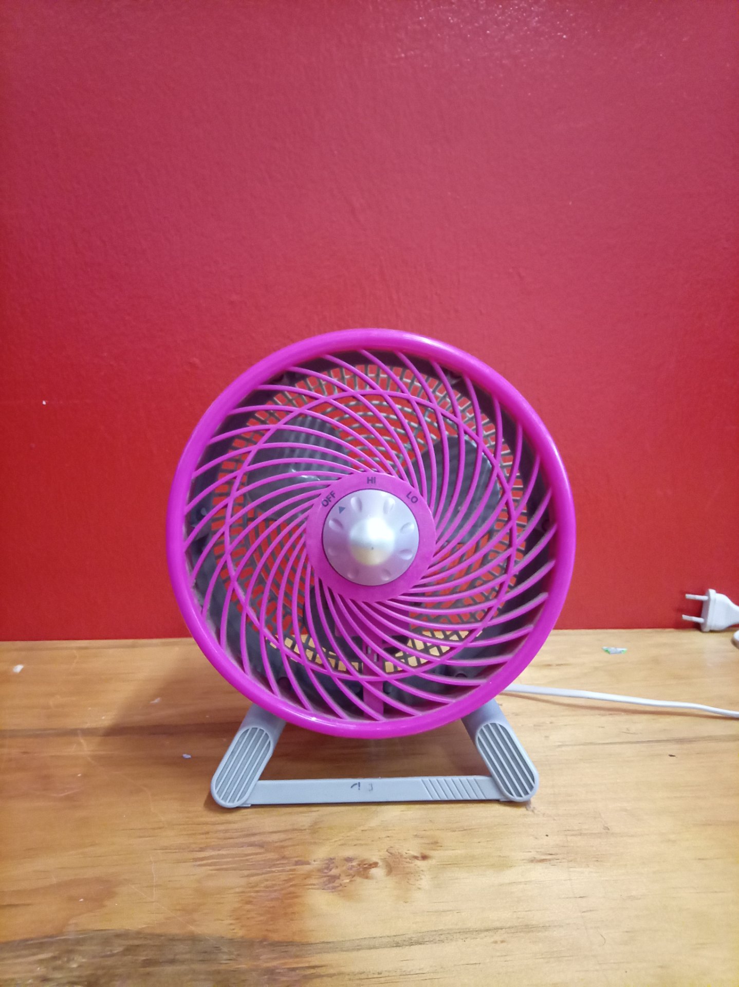 Compact Pink Portable Desk Fan – Tested Working, Power Lead Included