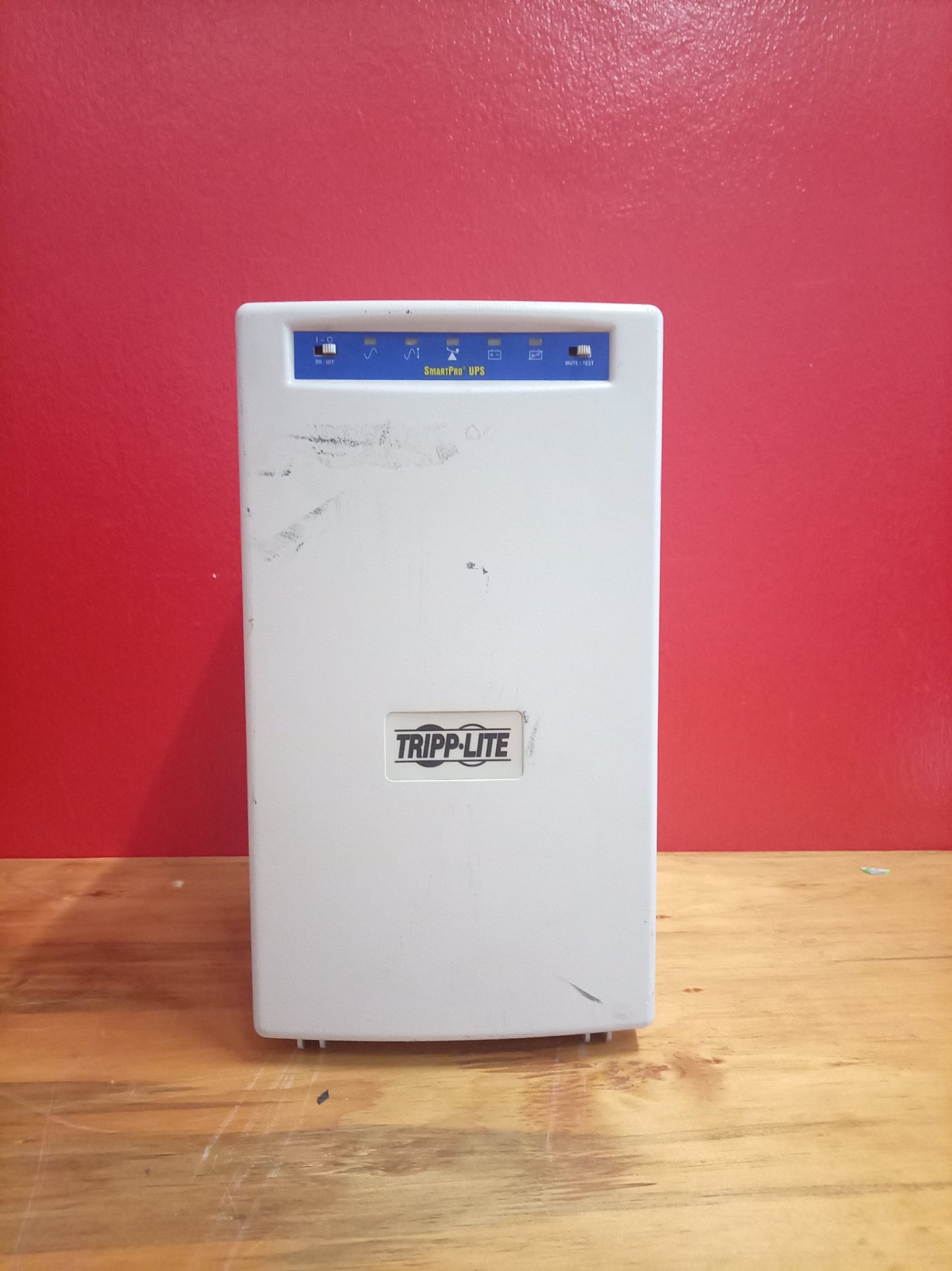 Tripp‑Lite SMARTINT1500 1500VA / 940W Tower UPS — Untested (Powers on)