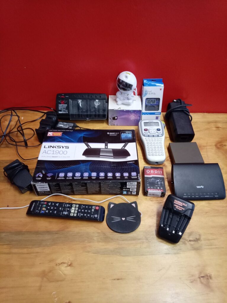 Mixed electronics bulk lot — Linksys AC1900 EA6900 (router present, missing accessories), ZyXEL router, Brother P‑Touch, chargers, OBDII & more — UNTESTED
