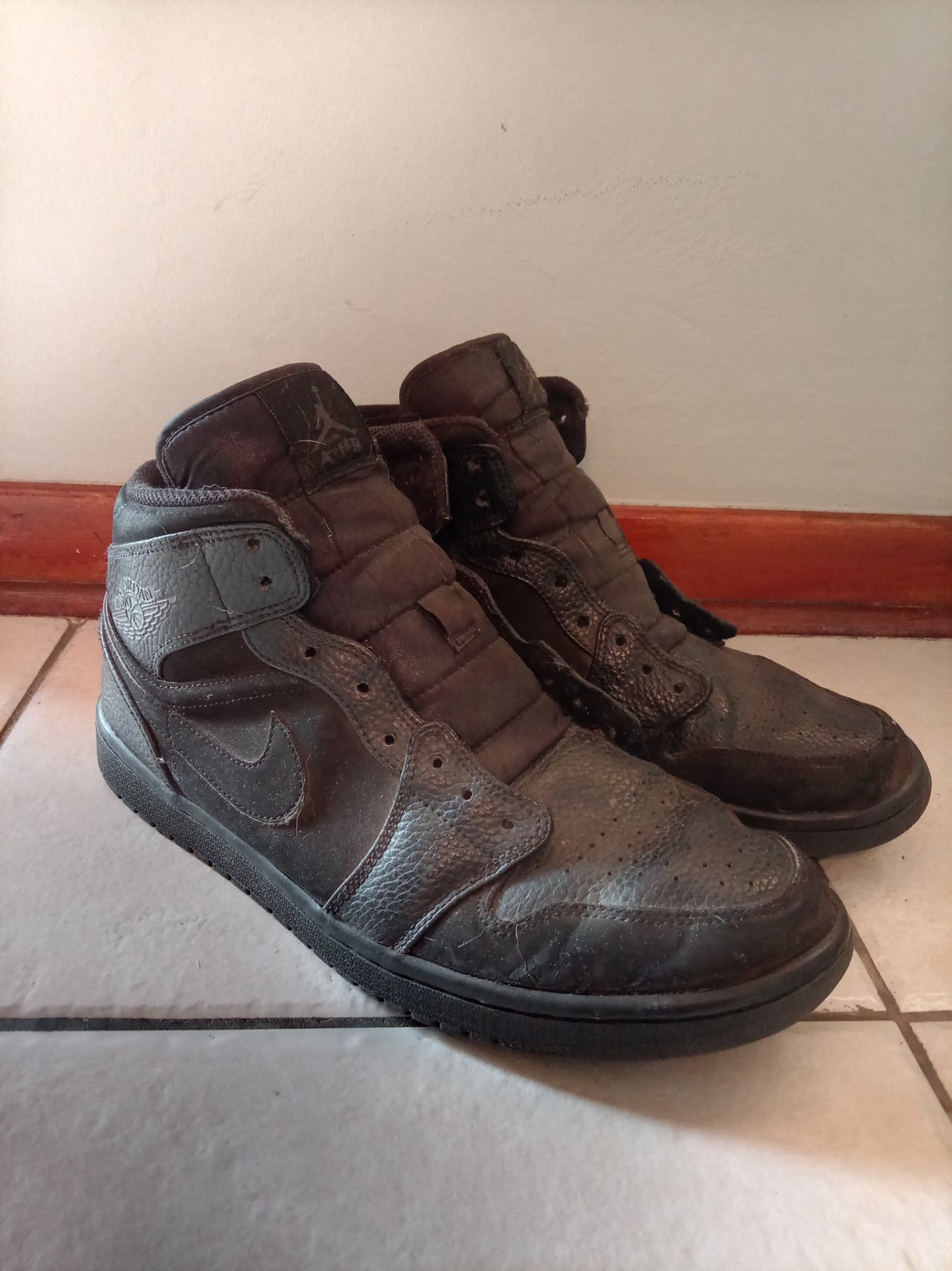 Air Jordan High-Top Sneakers US 11 / UK 10 (EUR 45) — Heavy Wear, No Laces