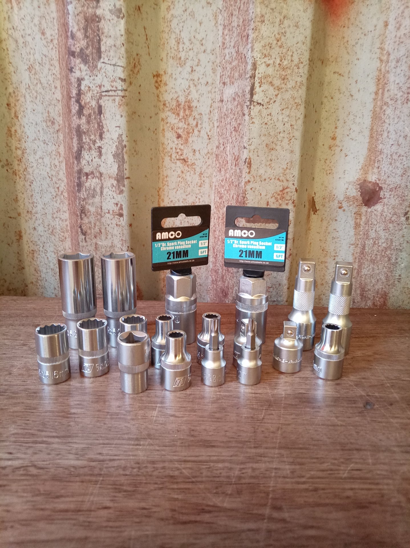 Assorted sockets, adaptors & extensions – mixed lot with 2x AMCO 21mm spark plug sockets (one-piece carded)