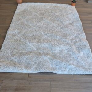 White & Beige Shag Area Rug 160 × 220 cm — High Pile, Rubber Backing, Cleaned