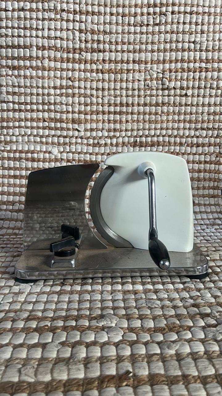 Manual Hand‑Crank Rotary Food Slicer — Circular Blade, Adjustable Guide, Metal Base (Untested)