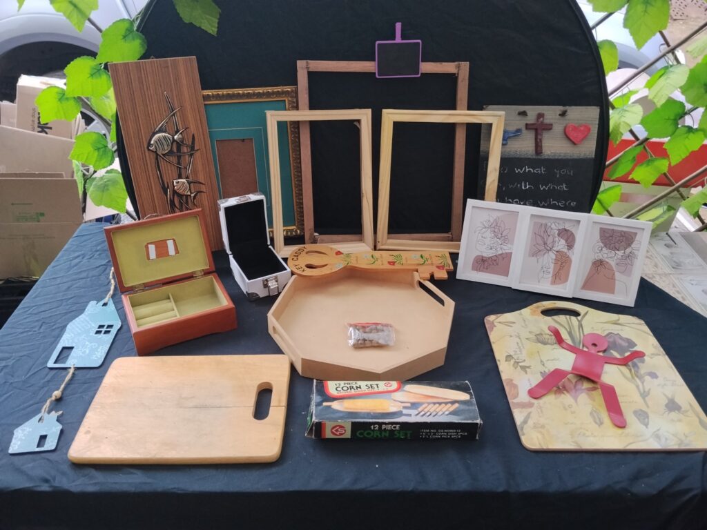 Mixed Homewares Lot — Assorted Wooden Frames, Trays, Cutting Boards, Boxes & Decorative Pieces