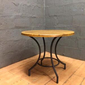 Round side / bistro table — Plastick top, black curved metal base (Ø85cm × H76cm)