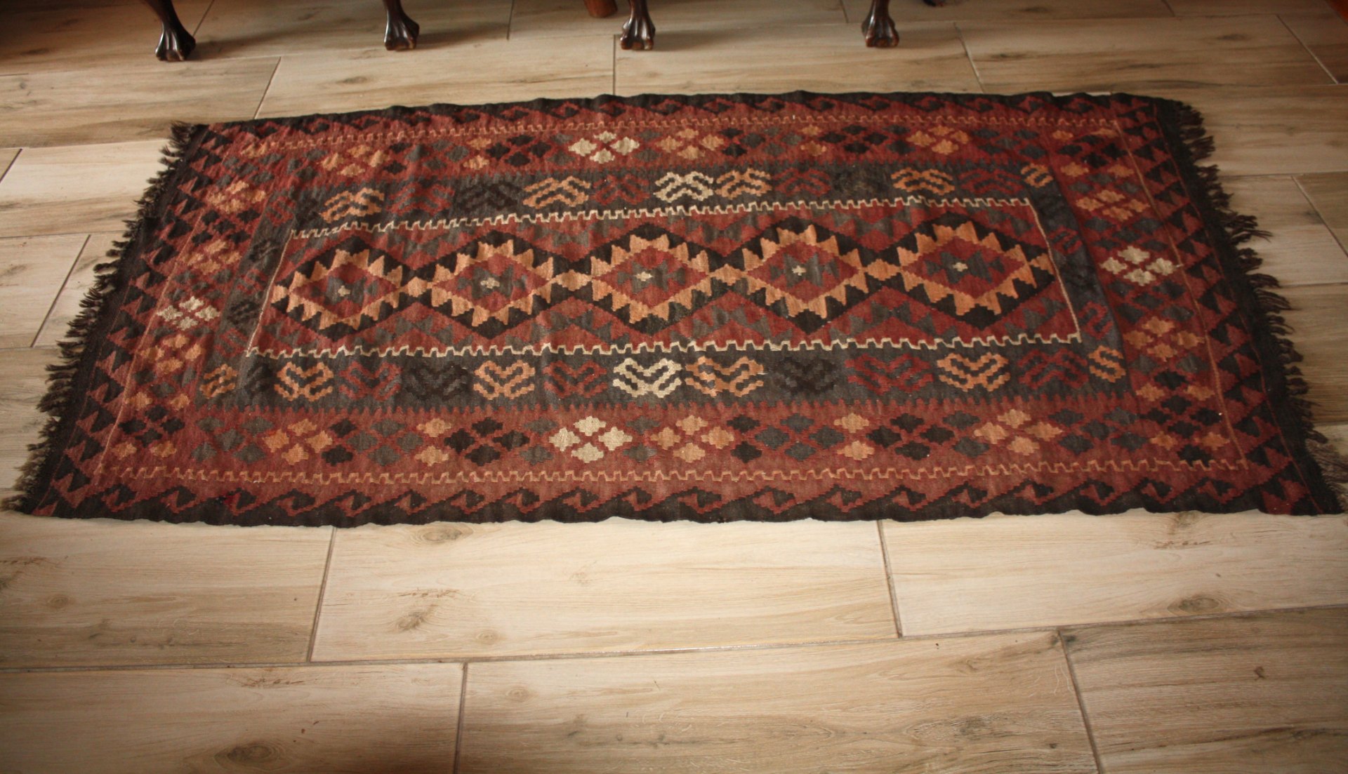 Flatwoven kilim-style runner – red/brown geometric pattern, approx 180 x 150 cm