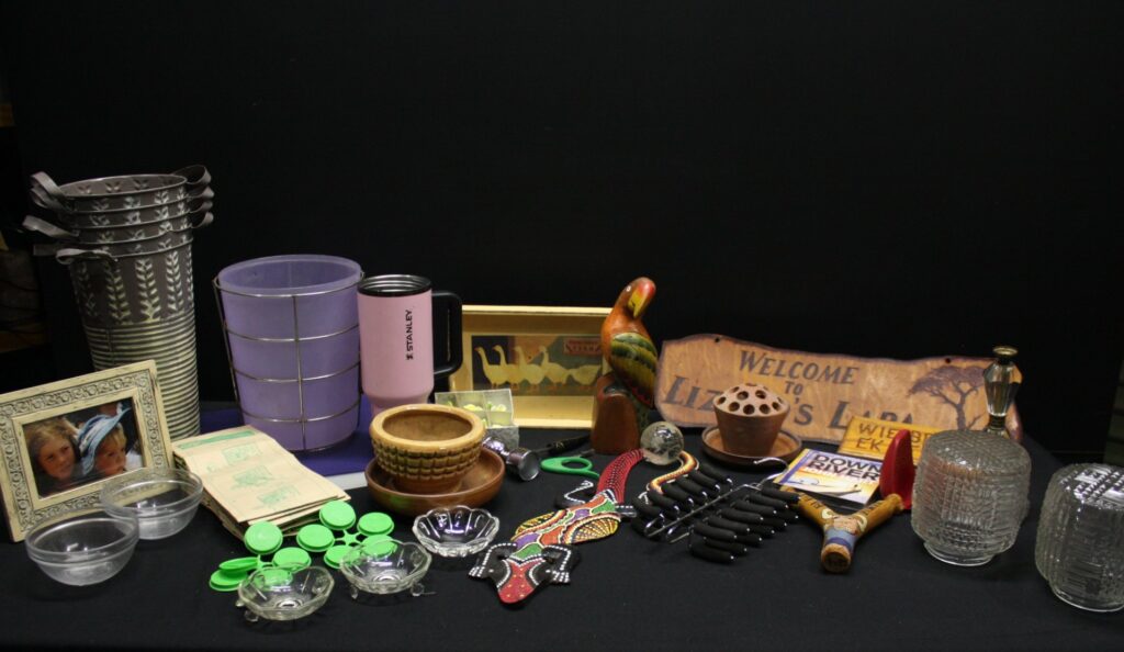 Mixed lot – assorted small household & decorative items (pink Stanley mug visible)