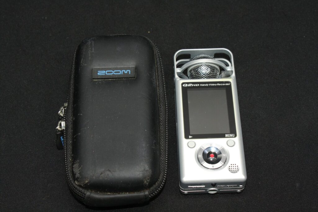 Zoom Q2HD Handy Video Recorder with Soft Carry Case — Untested (As Is)