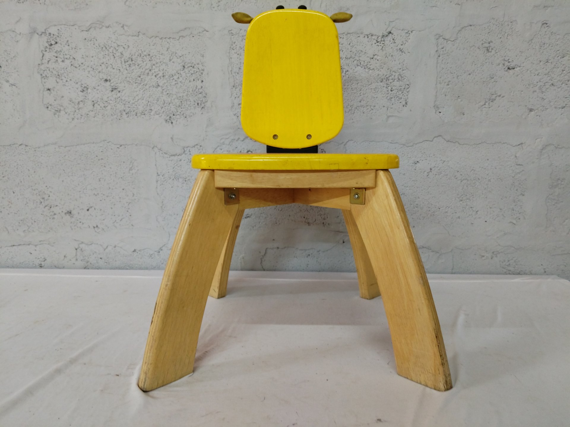 Children’s Wooden Giraffe Stool / Chair – Yellow Painted Seat & Character Backrest