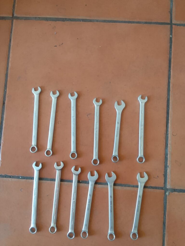 12x 11mm Combination Spanners (ring + open end) — Chrome Vanadium, DIN 3113A stamps, sold as a set