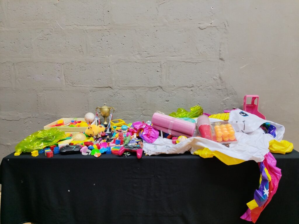 Mixed Lot: Assorted Children’s Toys, Party Accessories & Novelty Items (Approx. 60pcs) — Used