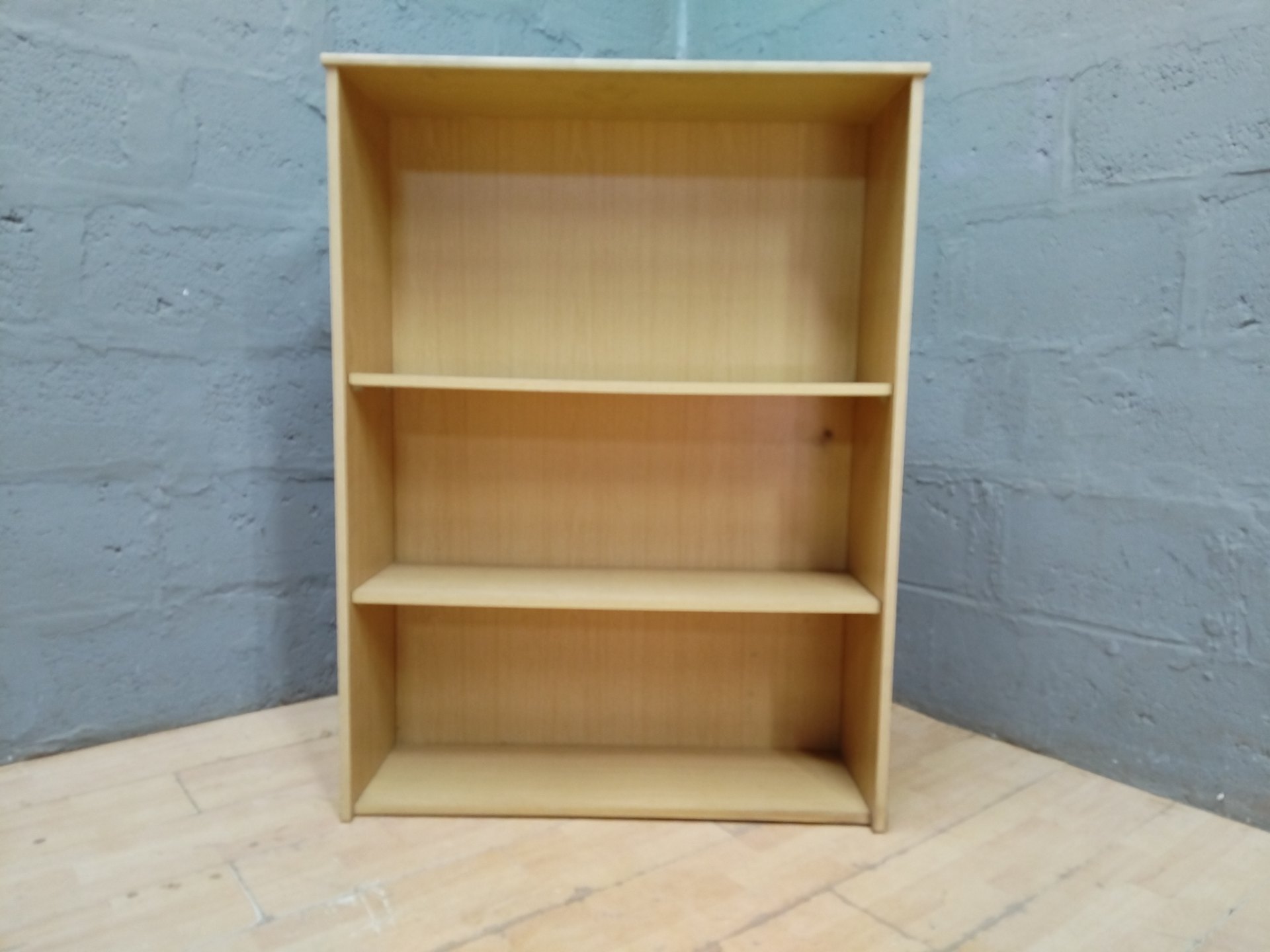 Laminate-veneered particleboard 3-shelf bookcase — adjustable shelves, 92 x 31 x 122 cm (used)
