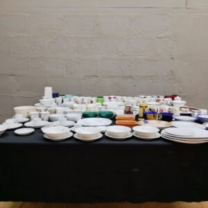 Mixed ceramic tableware lot — approx. 105 pieces (plates, bowls, cups, mugs, serving & serving dishes)