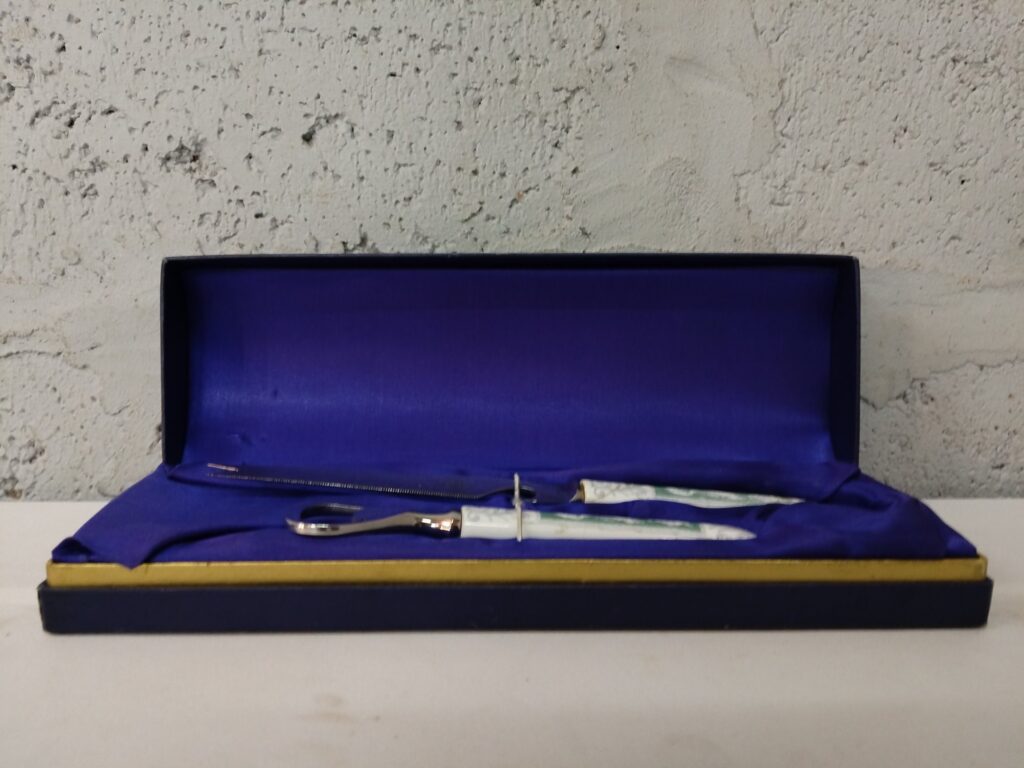 Coalport boxed bone‑china handled cake/serving utensil set (2 pieces + box)