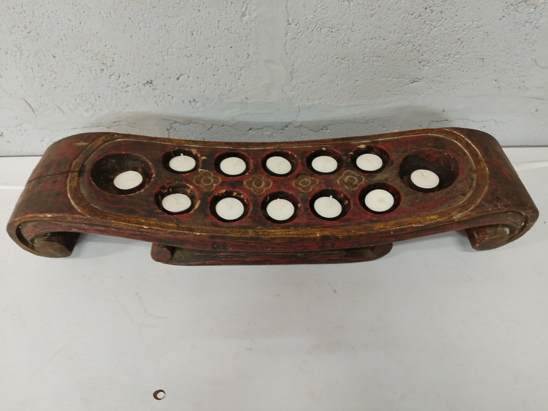 Carved wooden tealight / candle holder — 11-recess centrepiece, 72 x 18 x 14 cm