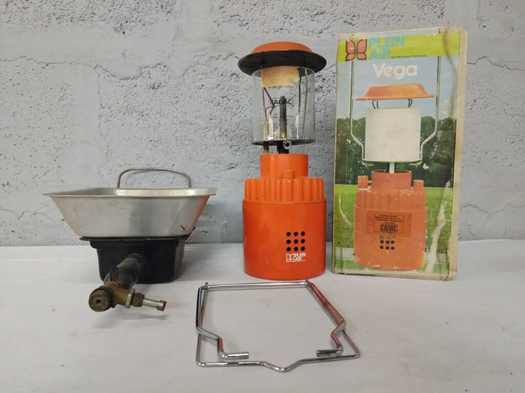 CADAC Plein Air Vega gas lantern / camping stove with pan, valve, stand & original box — used, working