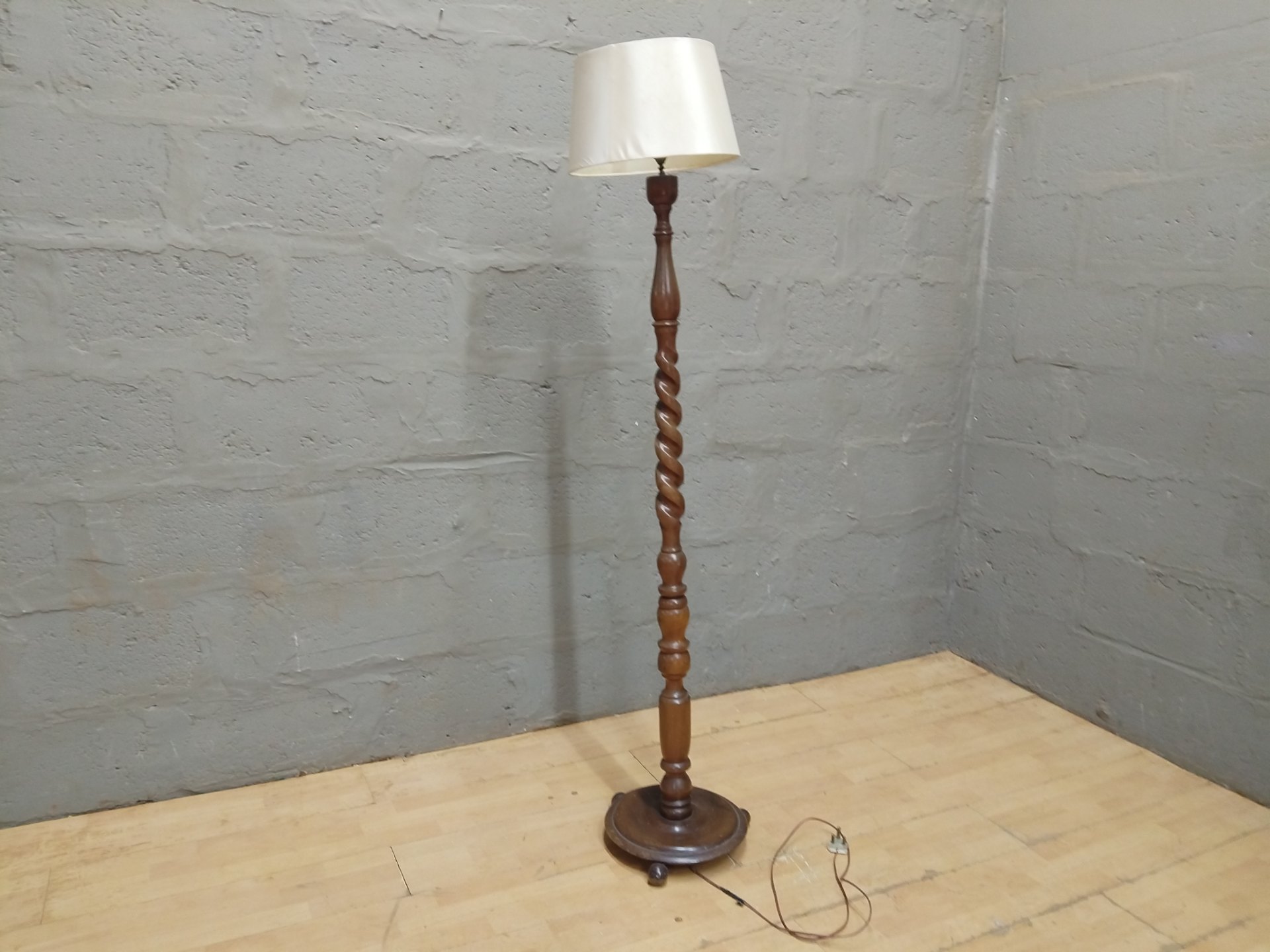 Barley-twist wooden floor lamp with fabric shade — 170 cm, PAT tested