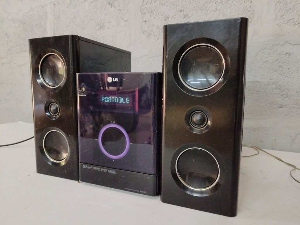 LG DVD Micro Hi‑Fi System FB163-A0P with Two Satellite Speakers – Powers On, CD/DVD Tested
