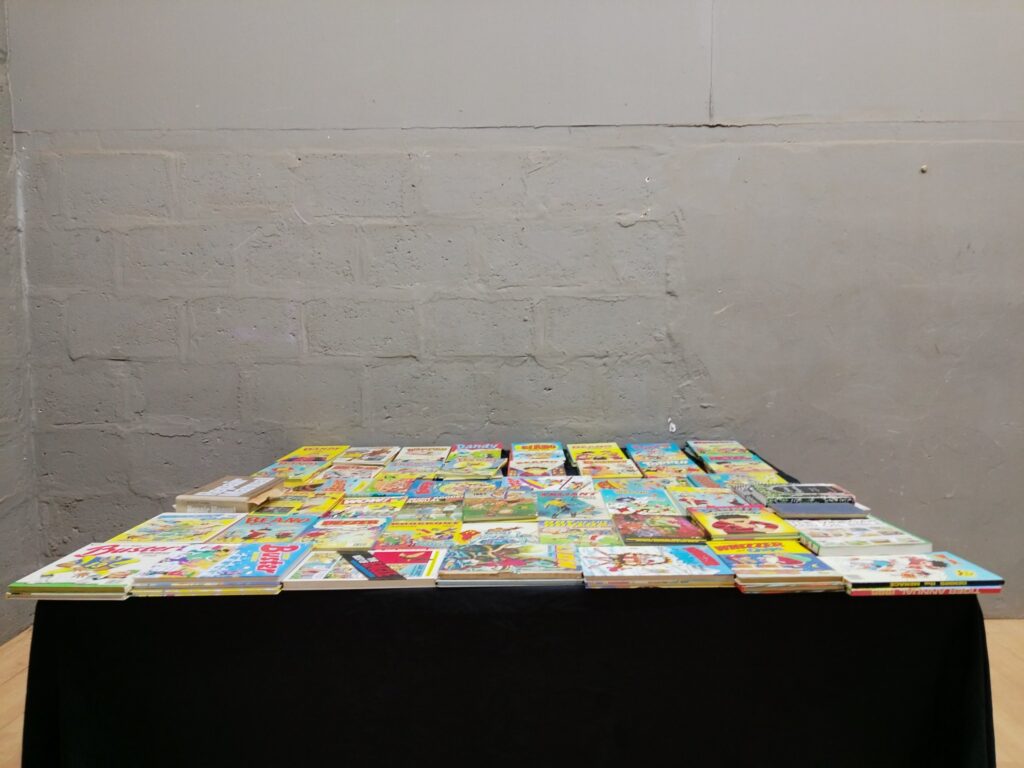 Mixed lot of UK children’s comic annuals – Beano, Dandy, Buster, Topper, Beezer, Whizzer & Chips, Valiant, Roy of the Rovers, Dennis the Menace (56 items est.)