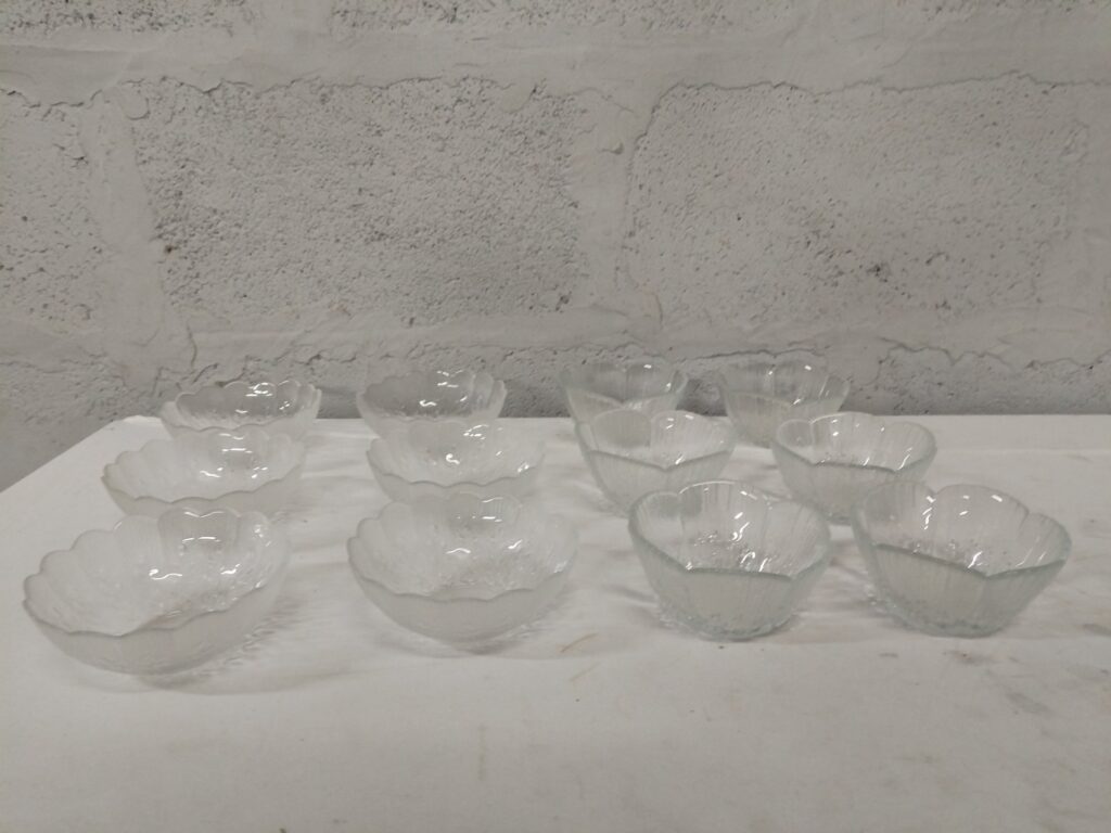 Lot of 12 Clear Glass Dessert / Serving Bowls – Two Scalloped Styles, Textured Detail, Good Used Condition