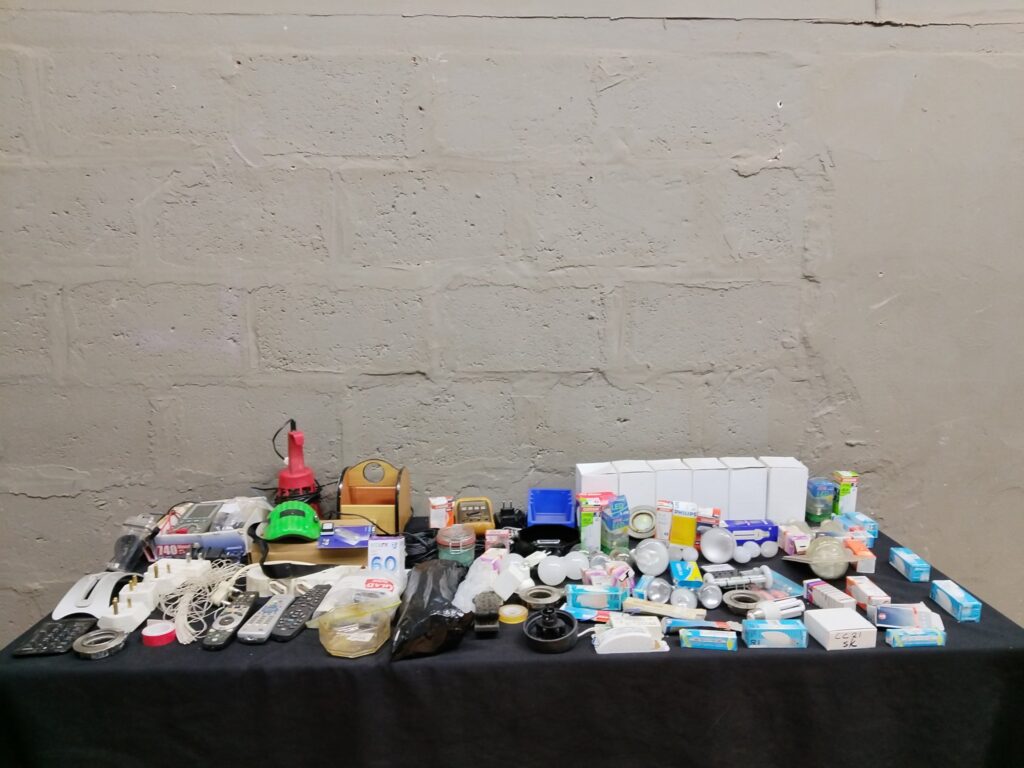 Mixed Lot — Assorted Lighting, Bulbs, Cables, Remotes & Electrical Accessories (approx. 85 pcs)