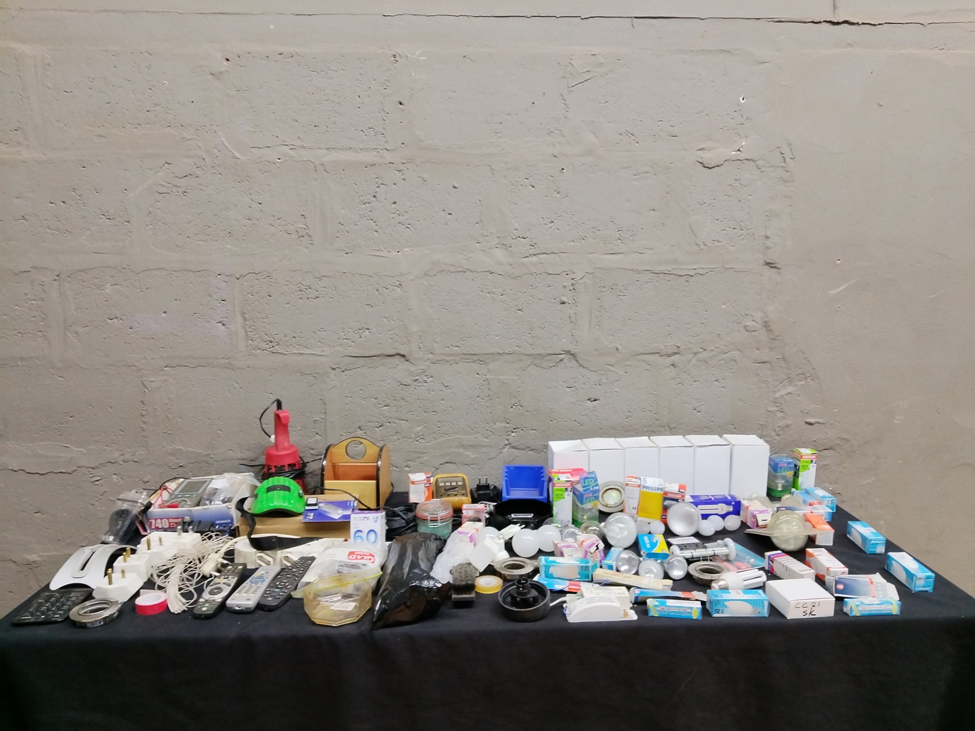 Mixed Lot — Assorted Lighting, Bulbs, Cables, Remotes & Electrical Accessories (approx. 85 pcs)
