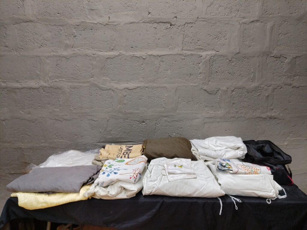 Lot of 8 Assorted Bedding & Linens – Sheets, Pillowcases, Blankets (Used, Unlaundered, Stained)