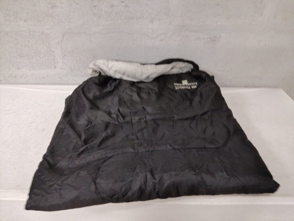 LUTHULI 220 Black Quilted Sleeping Bag with Hood — 75 x 180 cm, synthetic fill