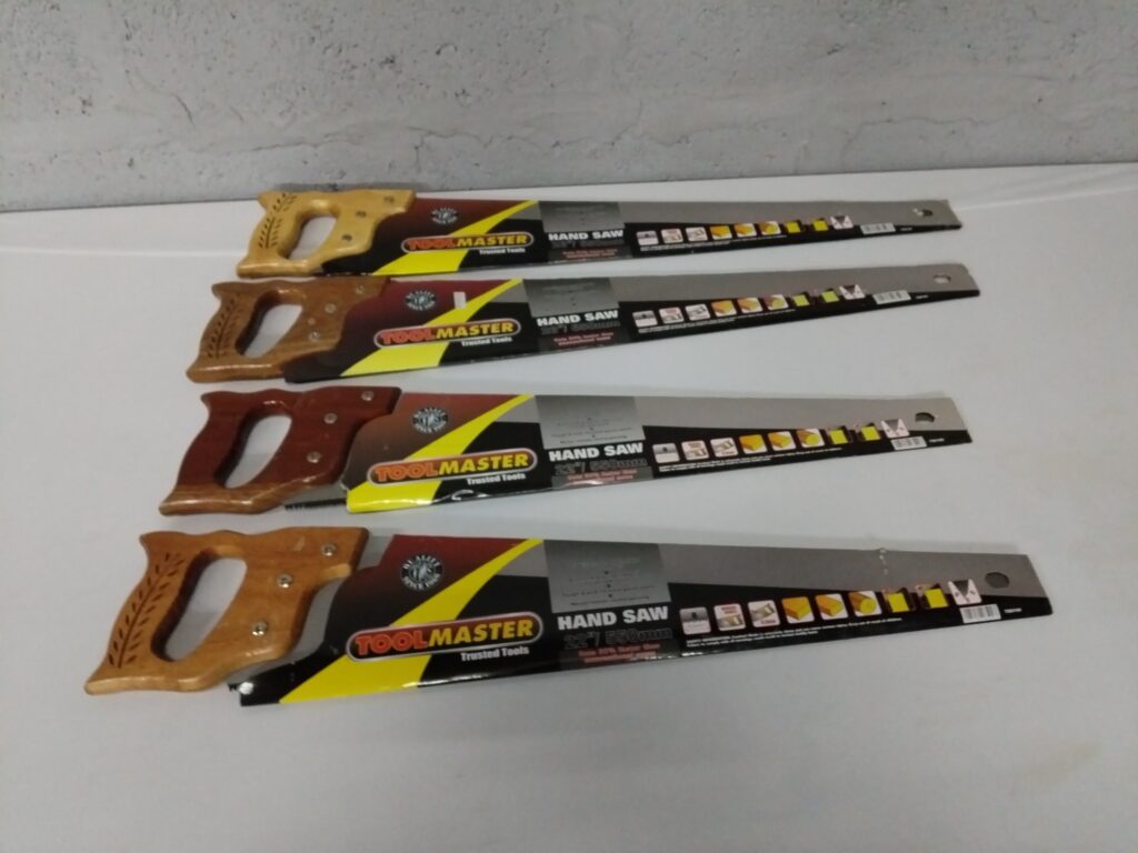 Lot of 4 Toolmaster Wooden‑Handle Hand Saws (22″/550mm & 26″/650mm) – New in Sleeve