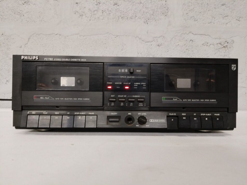 Philips FC780 Stereo Double Cassette Deck (Type FC780/00R) – 220V, tested playing & recording