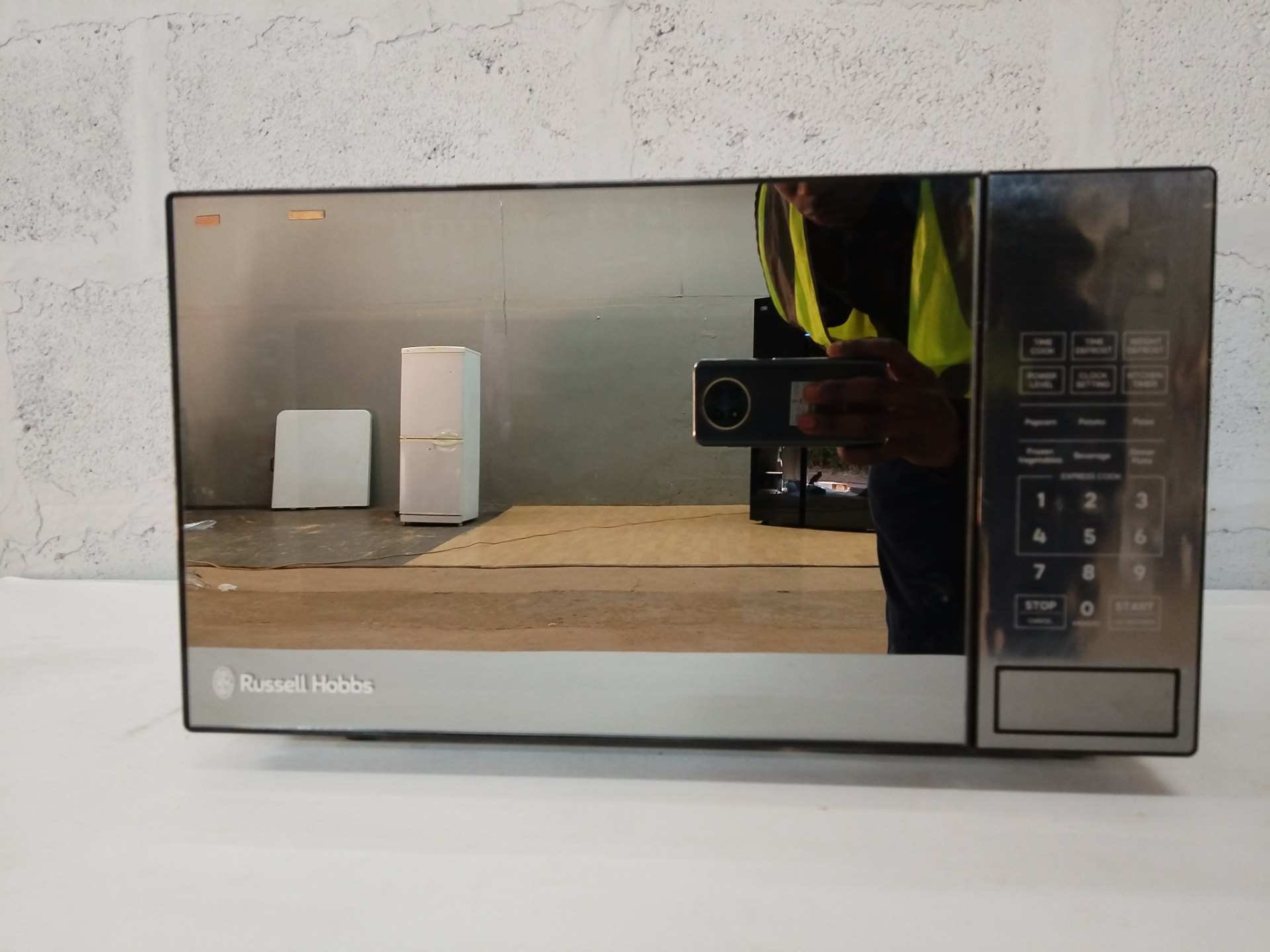 Russell Hobbs RHEM31L Mirrored‑Front Microwave – Tested & Working, Turntable Included