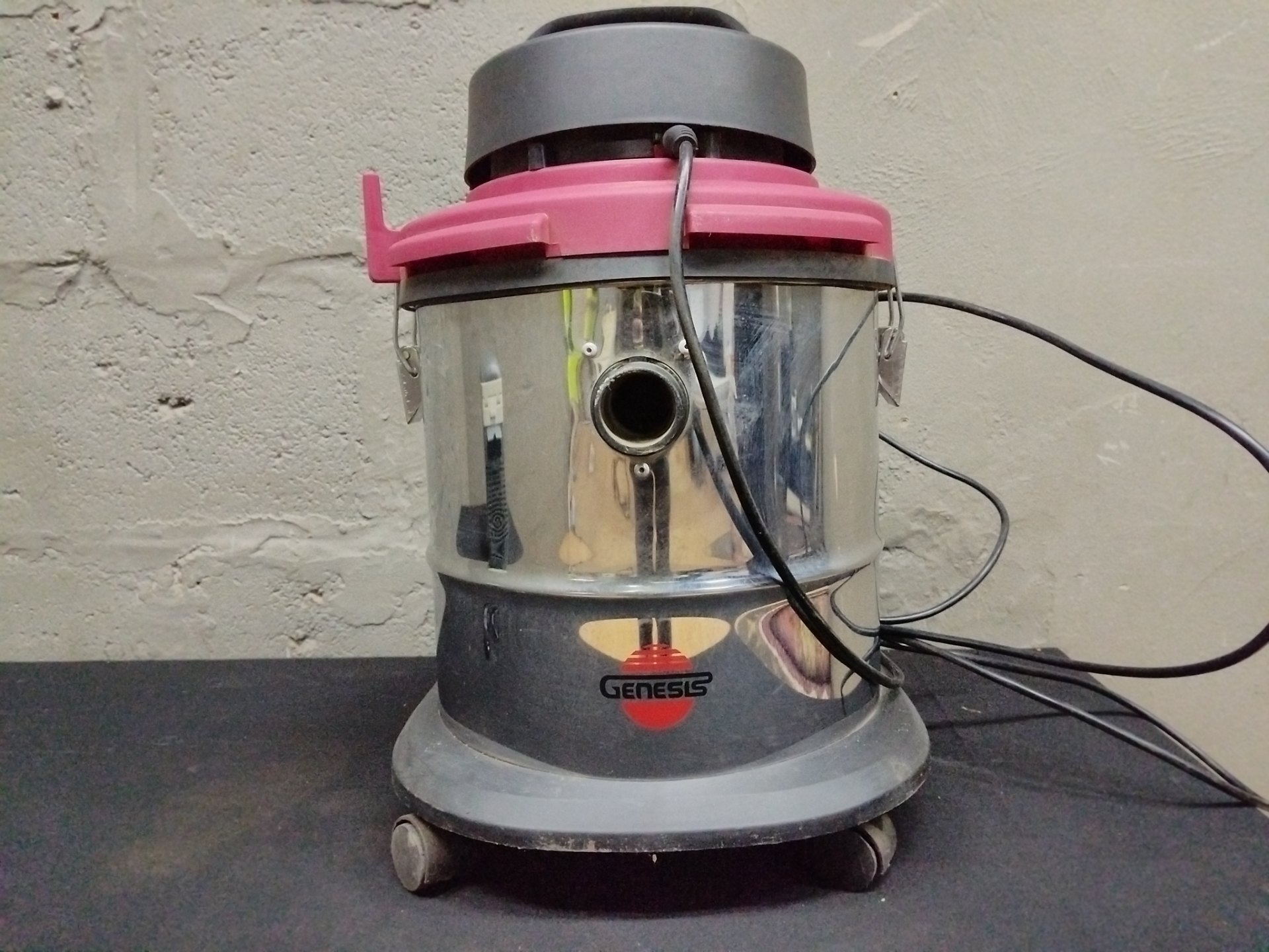 Genesis DuraVac ZL10-47A 1200W stainless canister vacuum — tested working, no hose, cracked top