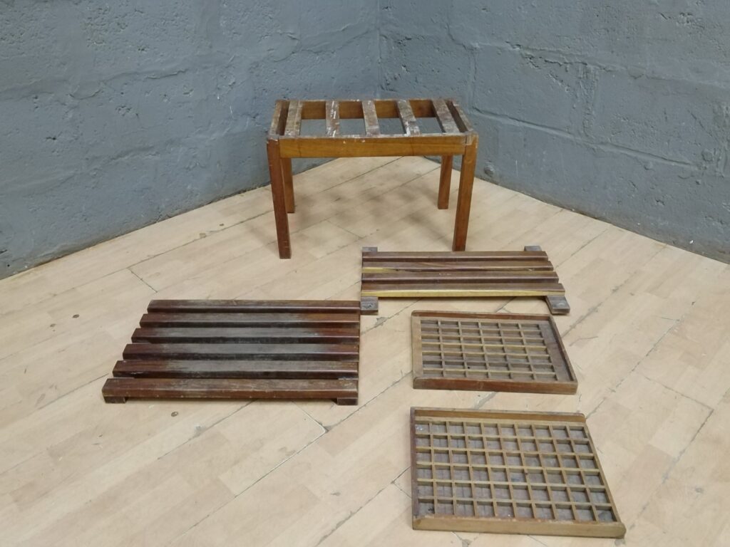 Small wooden slatted bench/frame with removable slatted tops and grid panels — 5 pieces