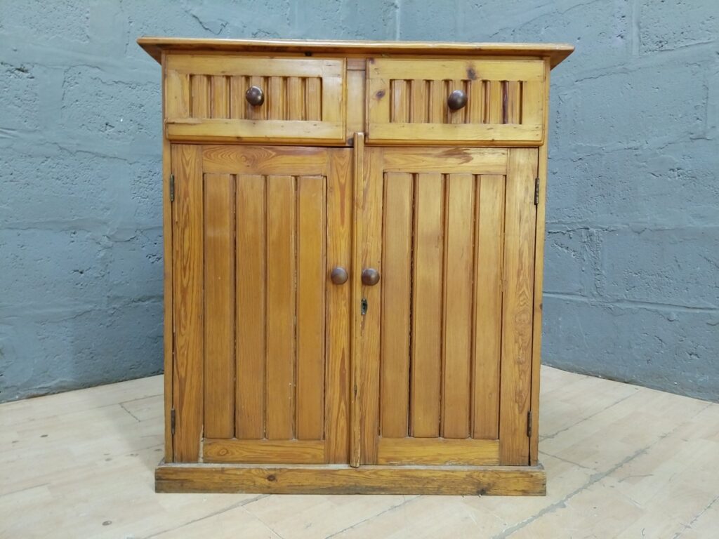 Pine two-drawer, two-door cabinet with fixed shelf (84 x 45 x 96 cm)