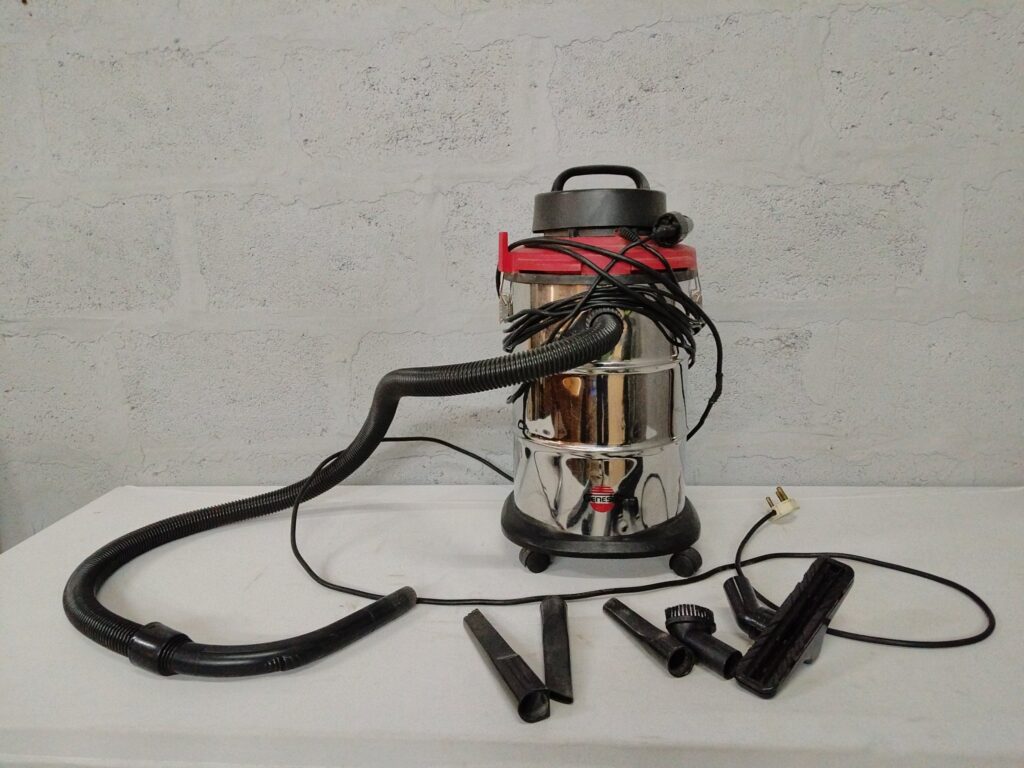 Genesis DuraVac ZL10-47A-21L 1200W Wet/Dry Canister Vacuum with Multiple Nozzles — Tested Working