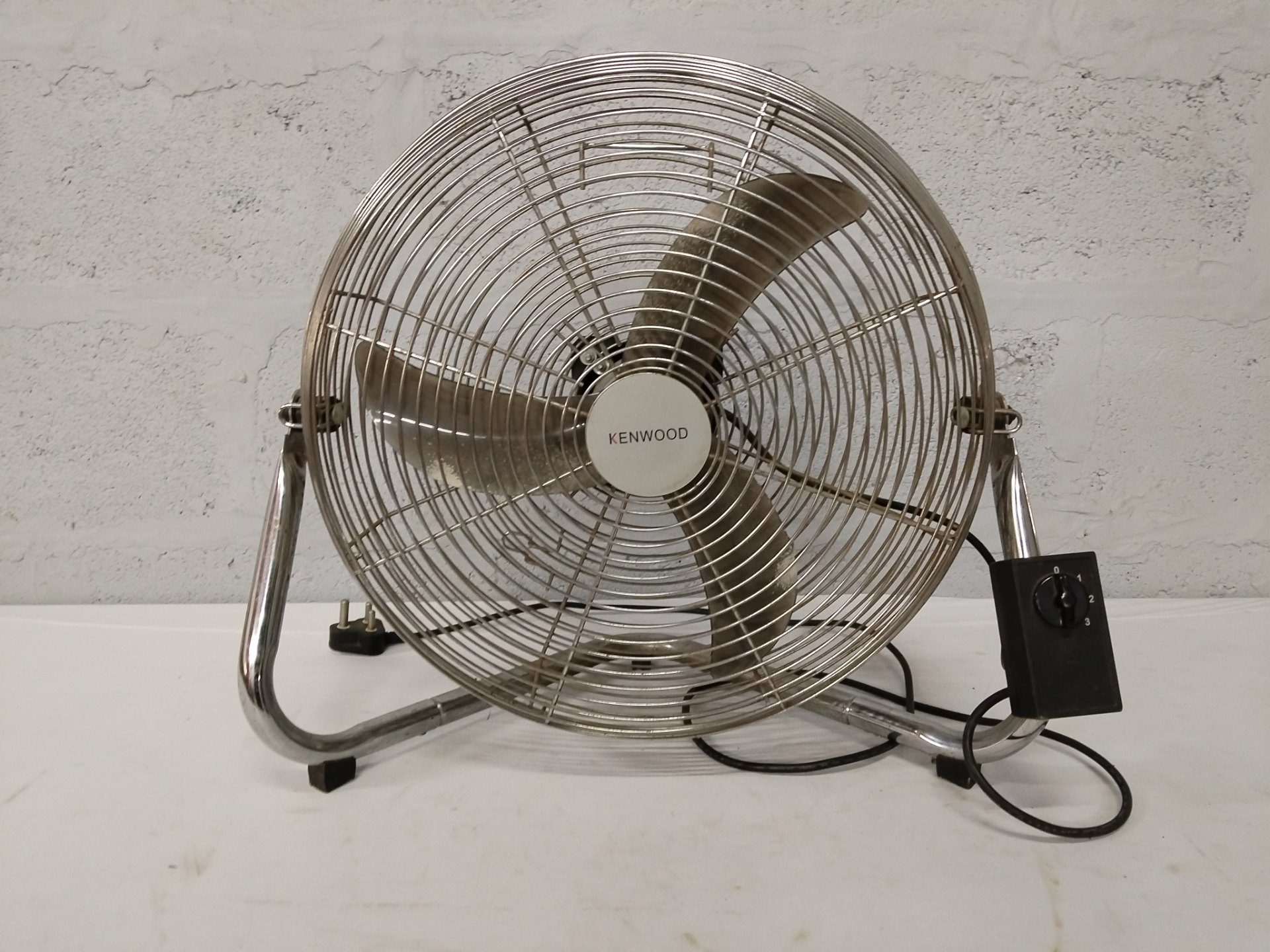 Kenwood IF450 60cm Metal Floor / Desk Fan — Tested Working, Chrome Finish, Cosmetic Wear