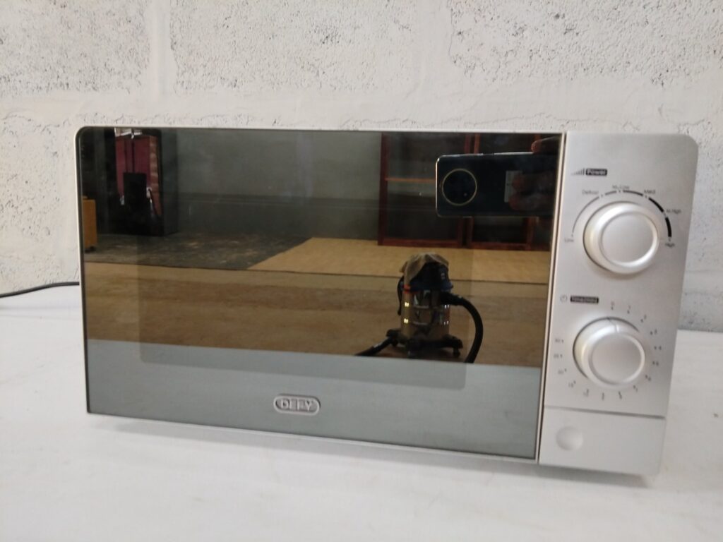 DEFY DMO 381 countertop microwave — mirror-door, glass turntable, tested working