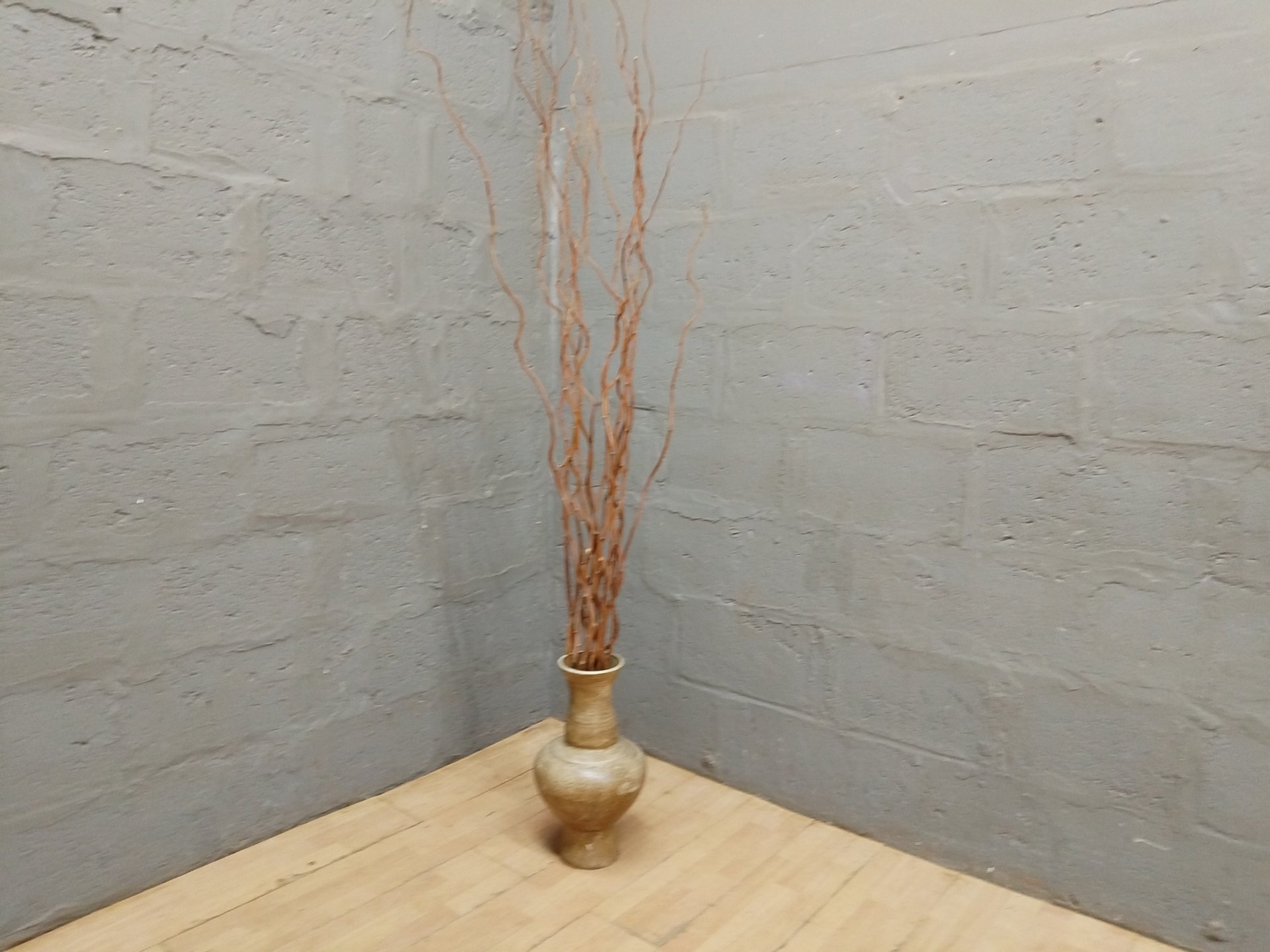 Tall decorative ceramic floor vase with dried twisted stems — 200 × 13 cm