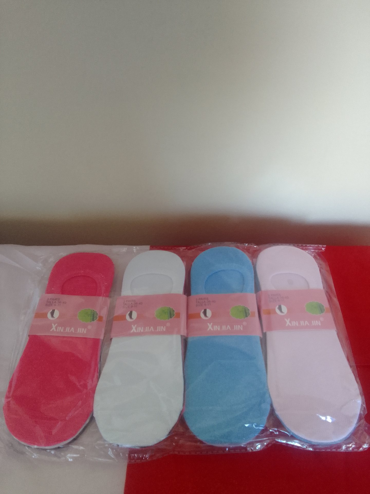 12 x Brand New Ladies no-show / ‘secret’ socks — assorted colours, sealed (XIN JIA JIN)