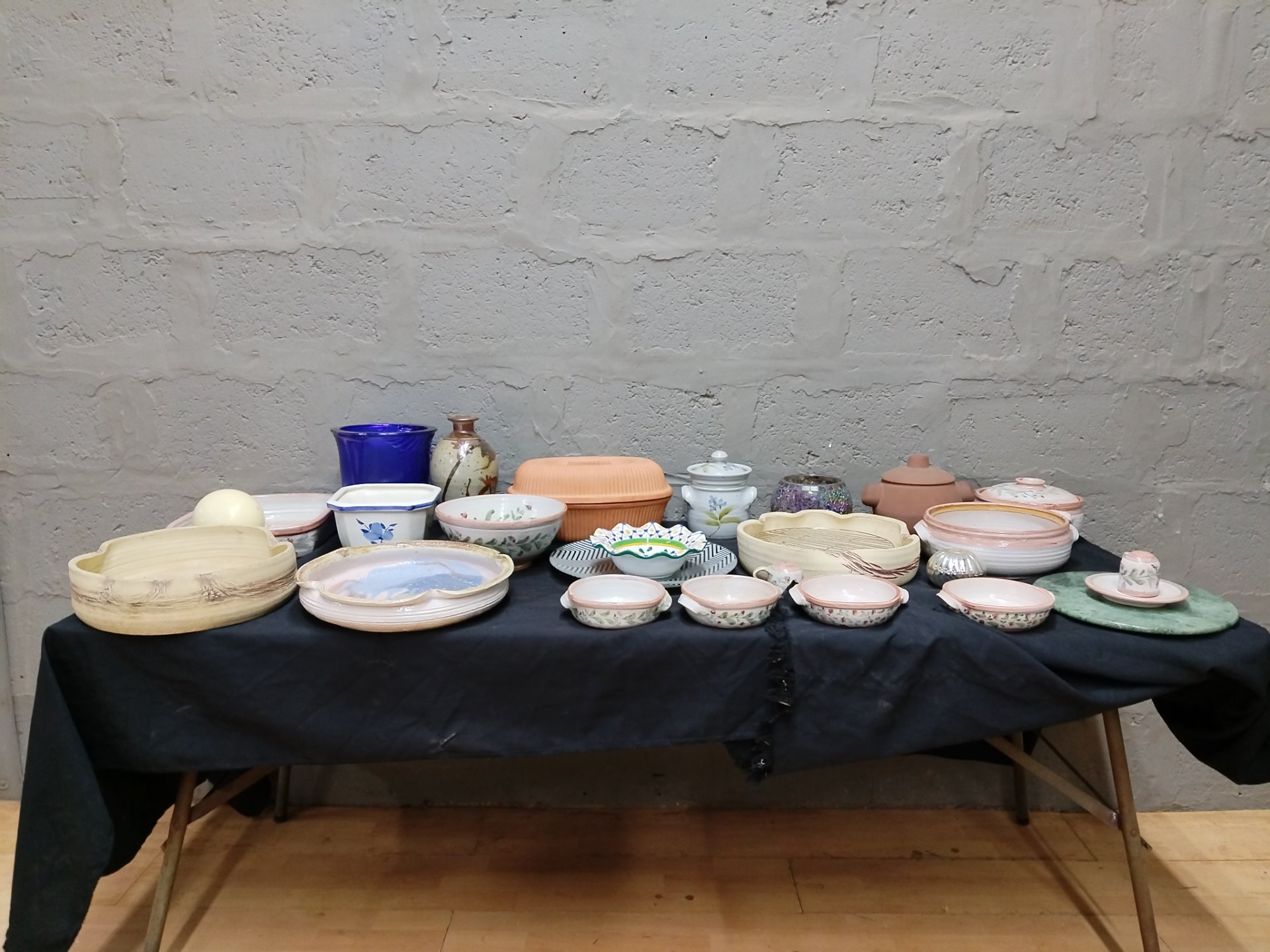 Mixed ceramics & decorative tableware lot — 21 pieces (used, chips & some lids missing)
