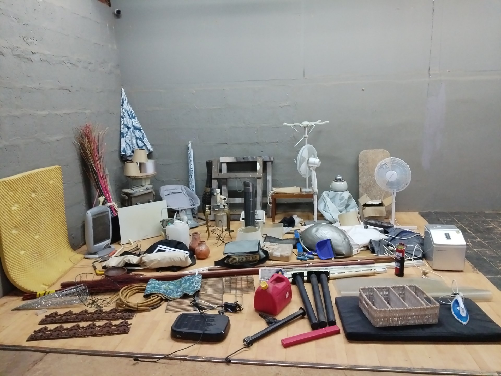 Bulk mixed household lot — fans, small appliances, lampshades, baskets, racks, hoses, tools (40–60pcs, not working/for spares)