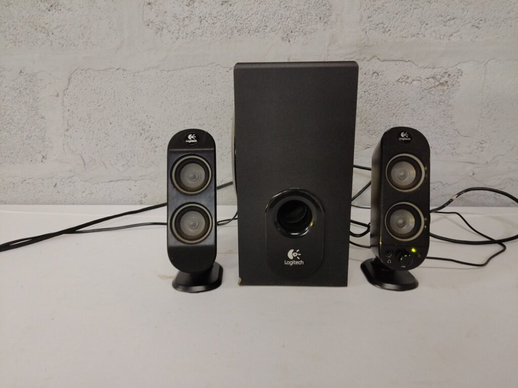 Logitech X-530 2.1 PC Speaker System – Subwoofer + 2 Satellites, Tested, Cables Included, Cosmetic Wear